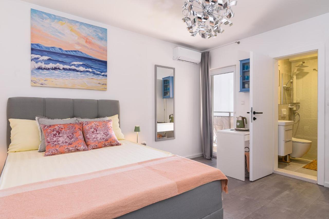 Del Mar Apartment